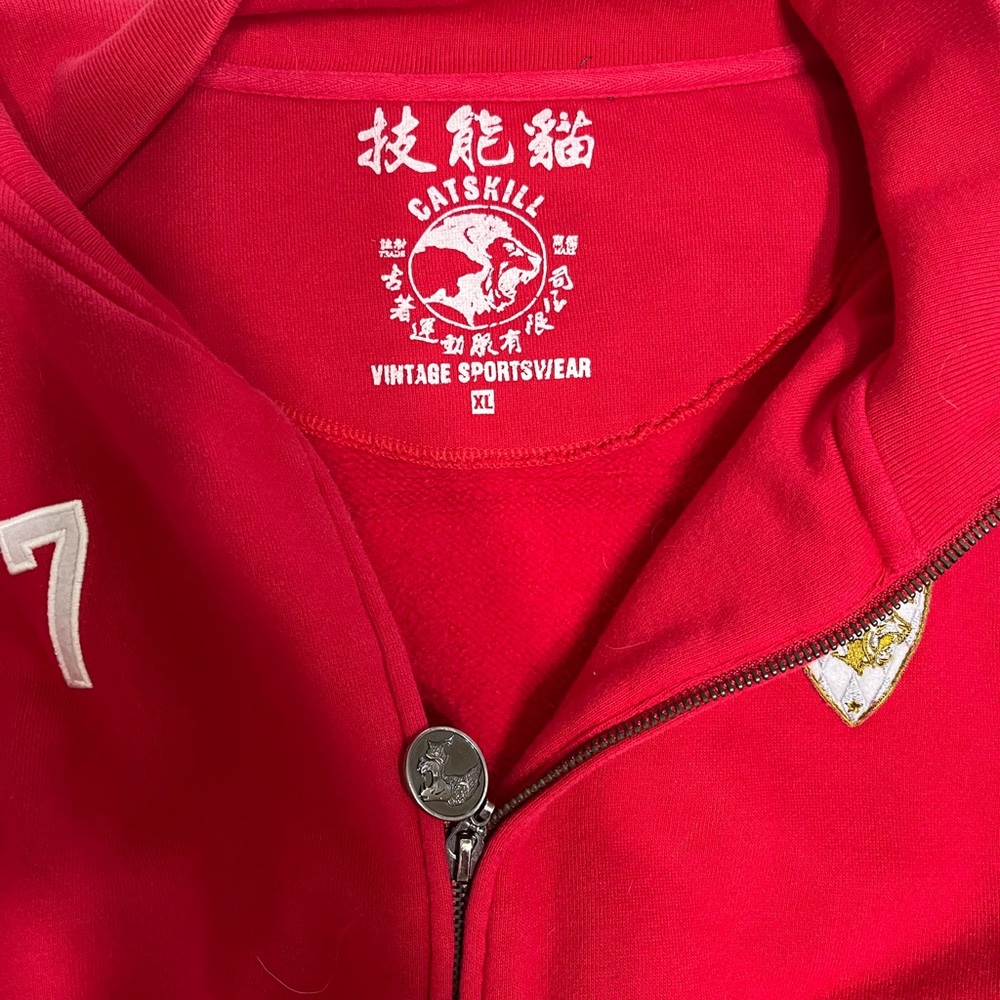 XL Catskill Vintage Sportswear, red England sweatshirt, good condition.